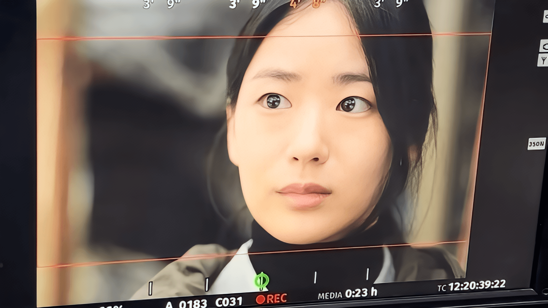 Aktris Pendatang Baru Lee Yi-dam Perluas Jangkauan Aktingnya dengan Netflix dan Film Layar Lebar