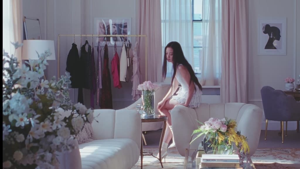 Kesepakatan JISOO dengan Warner Records Menyempurnakan Reinvention BLACKPINK sebagai Empat Artis Solo Independen