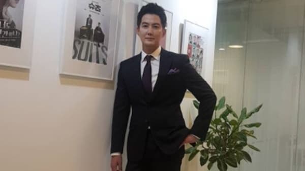 Aktor Ryu Jin Rayakan Putranya Diterima di Berklee Setelah Menolak Tawaran 3 Agensi K-Pop Besar