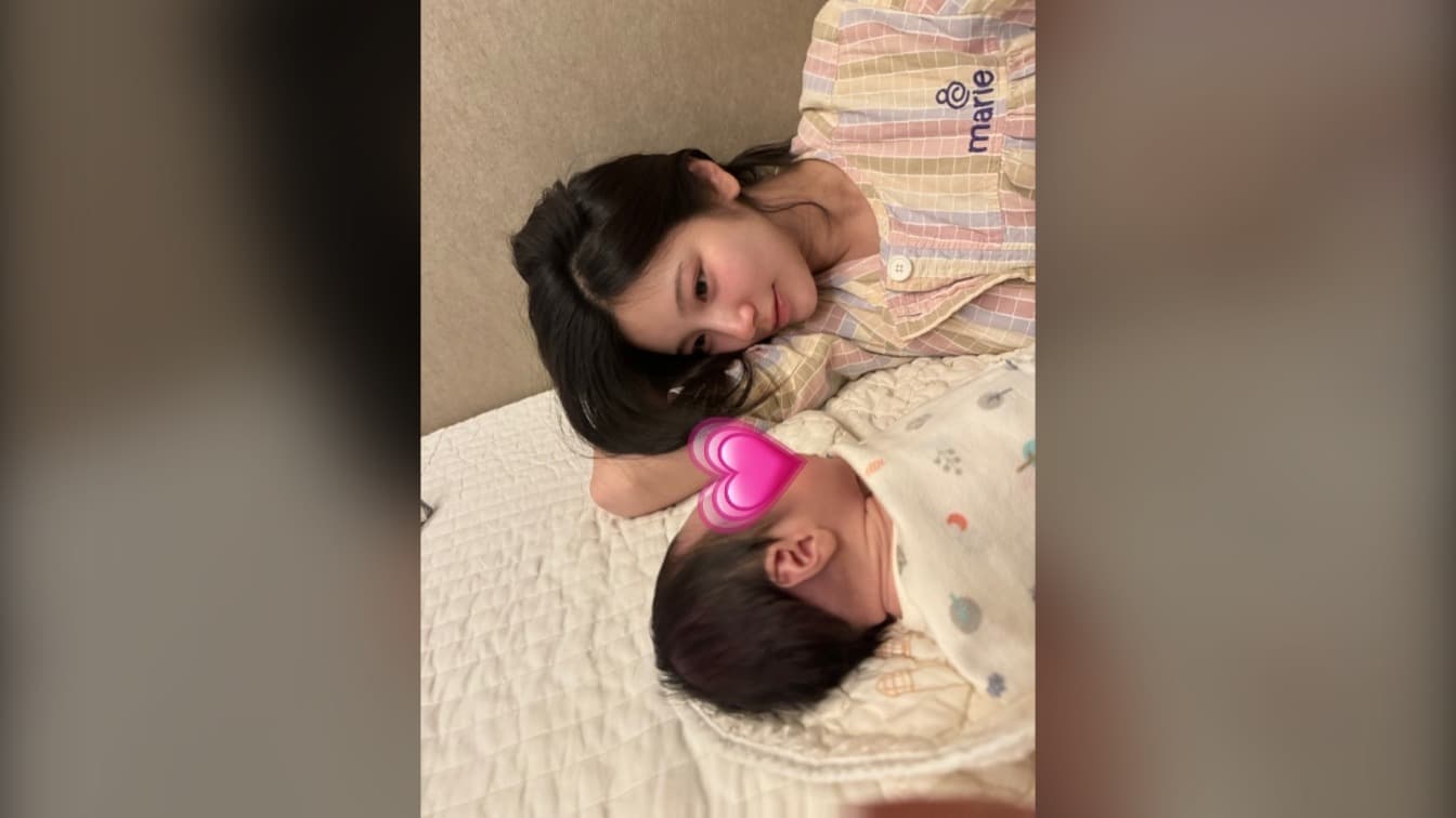 Mantan Bintang K-Pop Sohee Membagikan Foto Pertama Putri Bayi Rian — Pesannya Membuat Fan Menangis