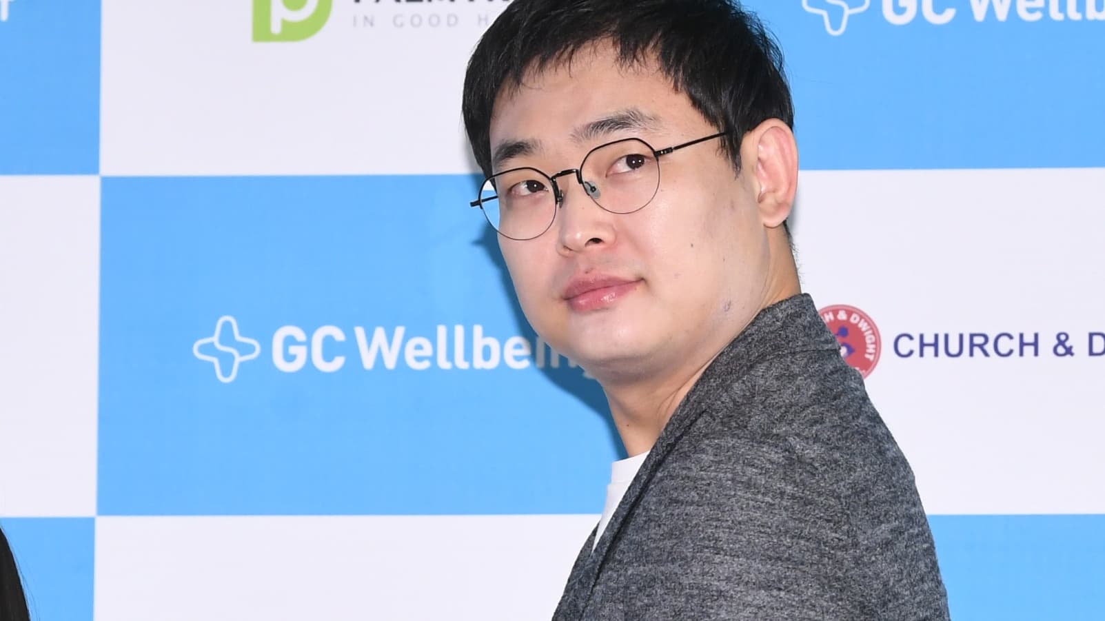 Istri Komedian Korea Park Young-jin Beli Bitcoin Seharga $220 — Ia Akhirnya Menceritakan Kisah Ini