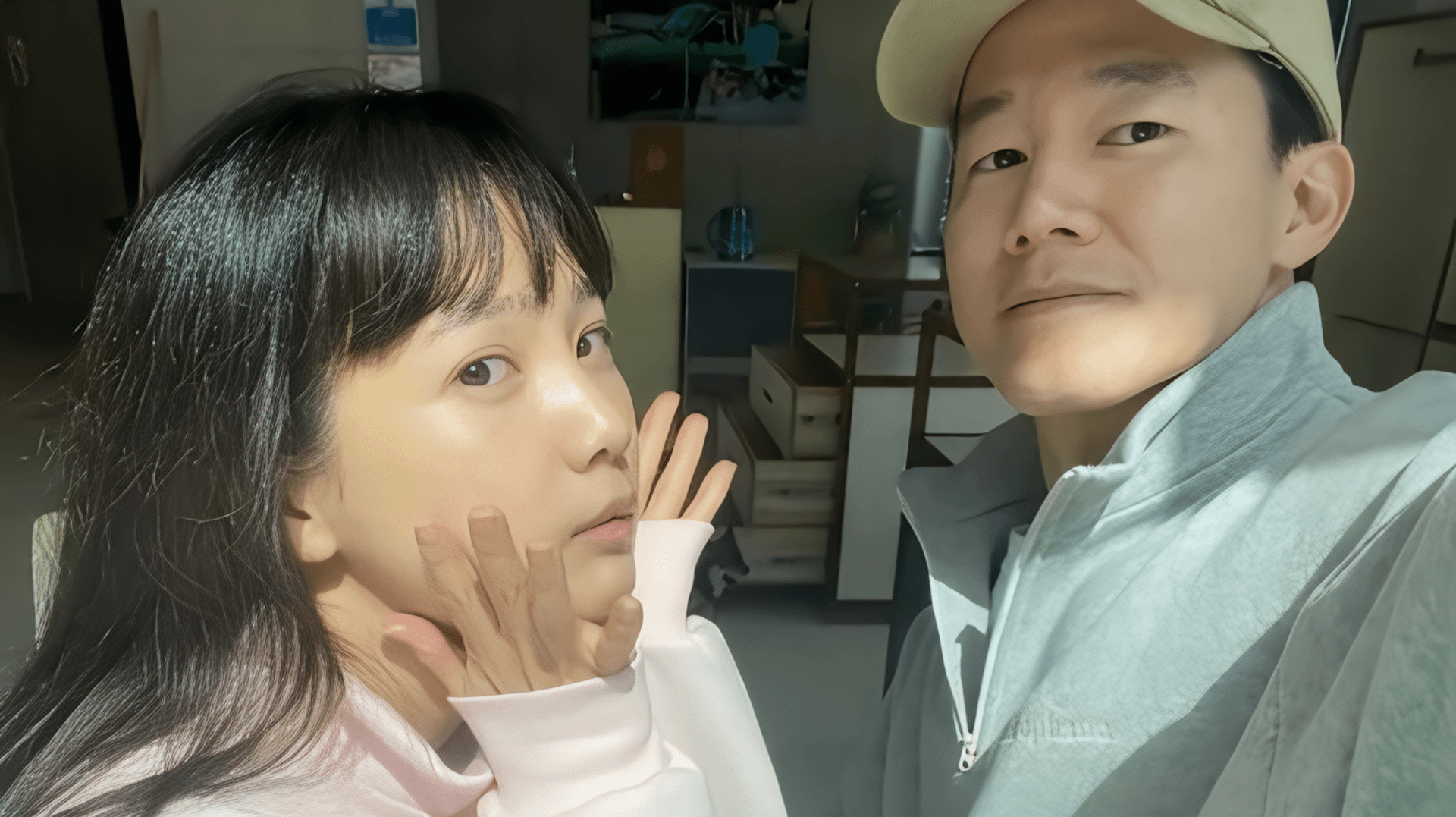 Yoon Seung-ah dan Kim Mu-yeol Bagikan Momen Keluarga yang Menggemaskan di YouTube