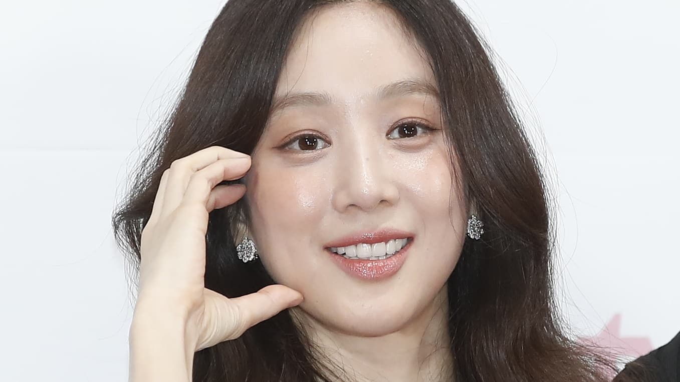 Jung Ryeo-won Kembali ke Drama Medis Setelah 13 Tahun dengan Serial Baru First Doctor