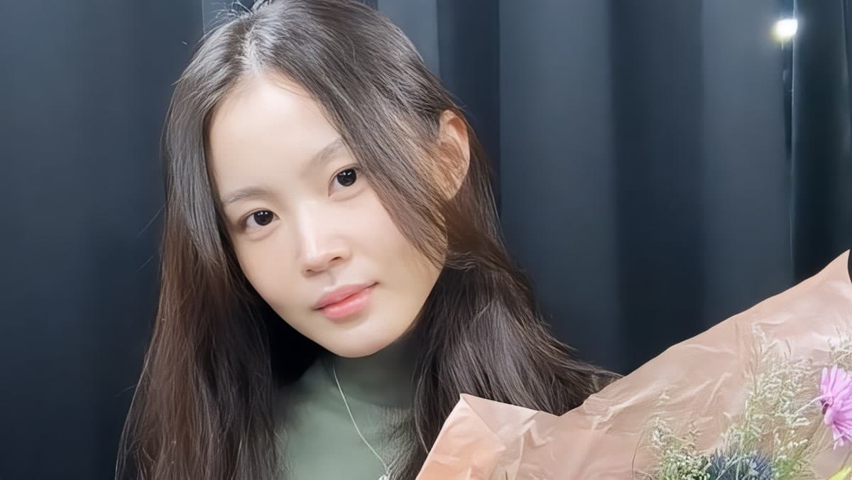 Tak Ada yang Menyangka Lee Hi Akan Mengumumkan Romansanya dengan Cara Seperti Ini