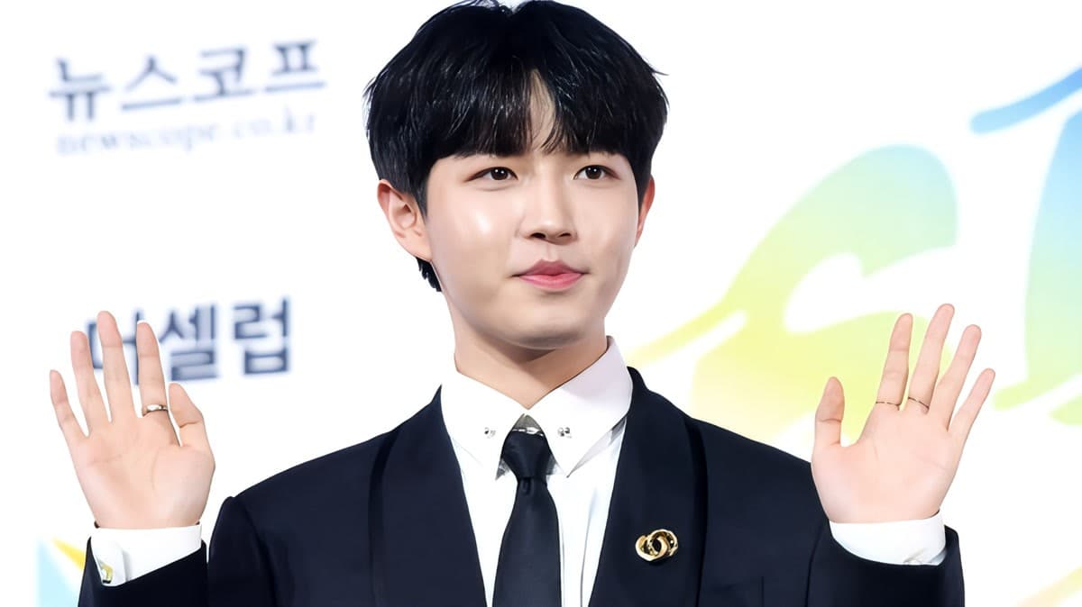 Kim Jaehwan dari Wanna One Menemukan Ketenangan dalam Membuat Terrarium Setelah Selesai Wajib Militer