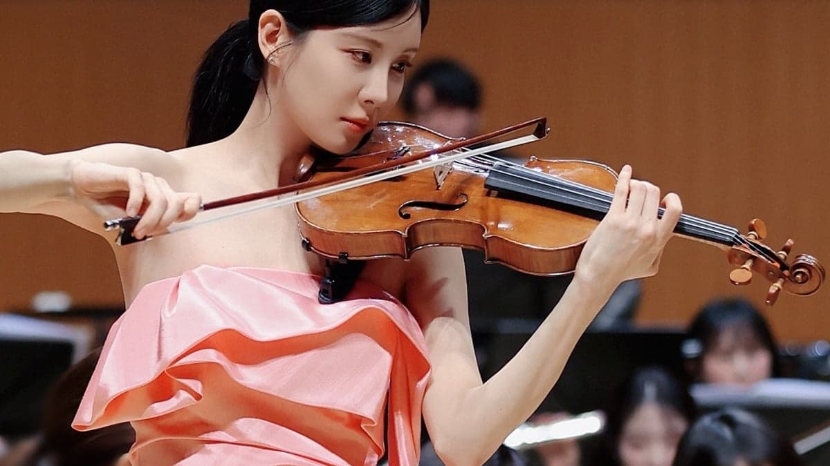 Dari Panggung K-Pop ke Ruang Konser: Bagaimana Debut Violin Seohyun Membungkam Semua Kritikus