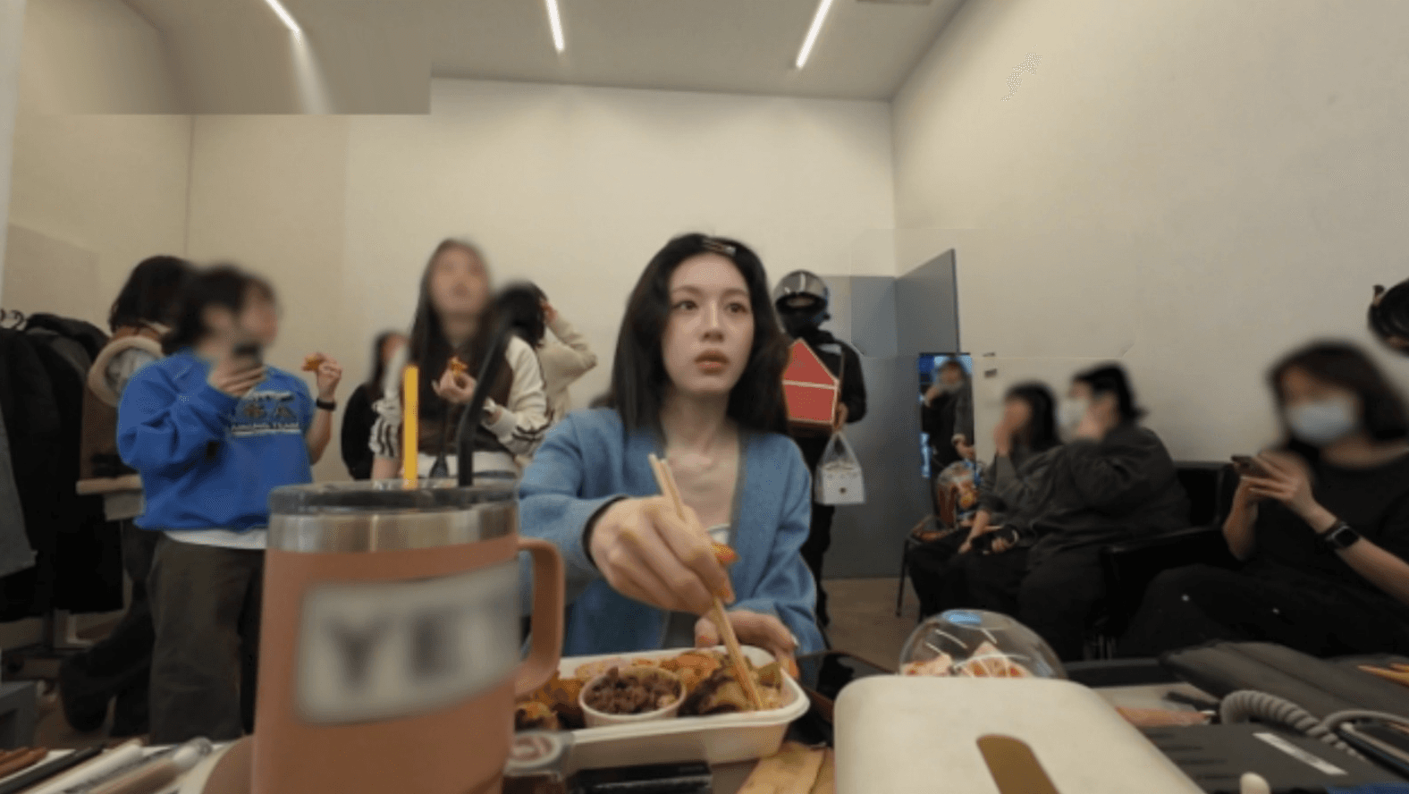 Mengapa Dex Tak Bisa Lolos dari Go Youn-jung di Manito Club