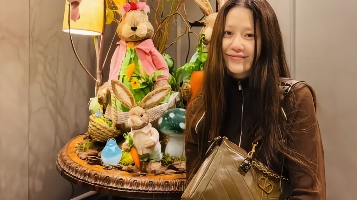 Ko Hyunjung, 55 Tahun, Curi Perhatian di Runway Valentino Roma