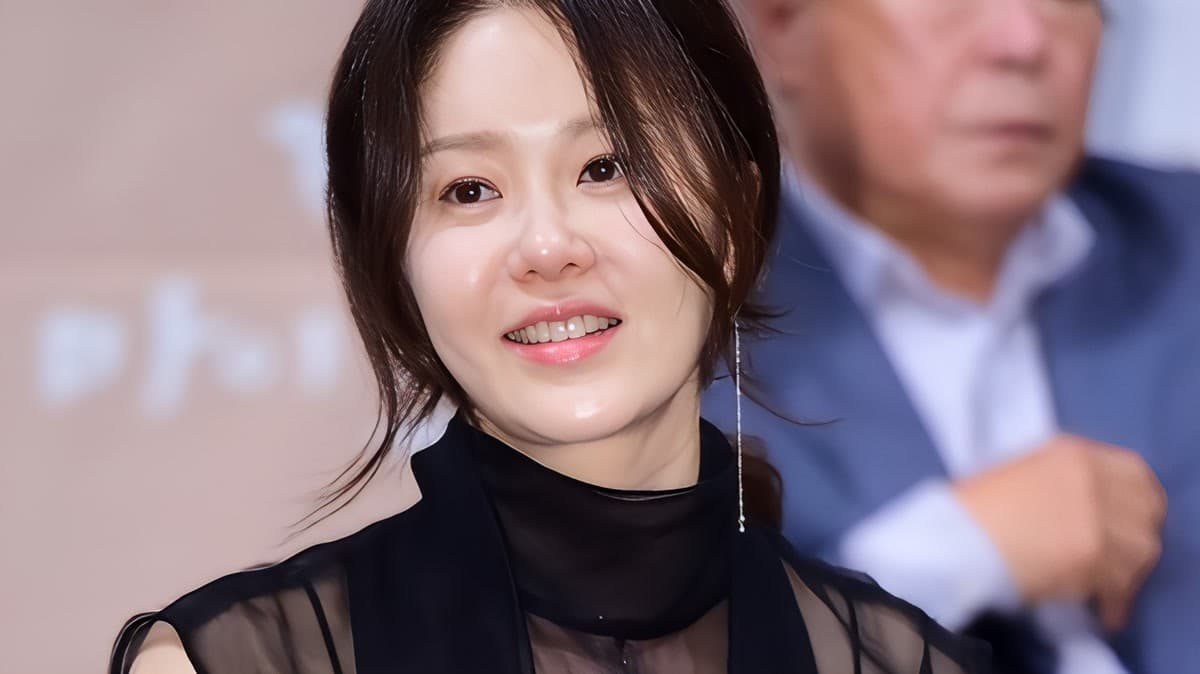 Ko Hyun-jung Membuka Diri Tentang Tahun-Tahun Sepi di Tokyo