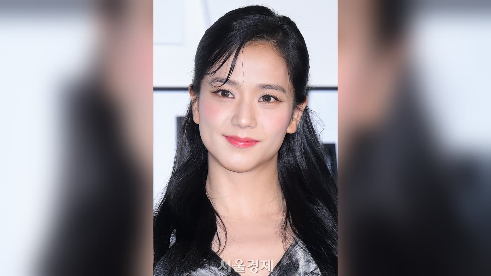 Jisoo dengan Santainya Membeli Mobil yang Sama dengan Hyeri Tanpa Menyadarinya — dan Internet Tidak Bisa Tenang