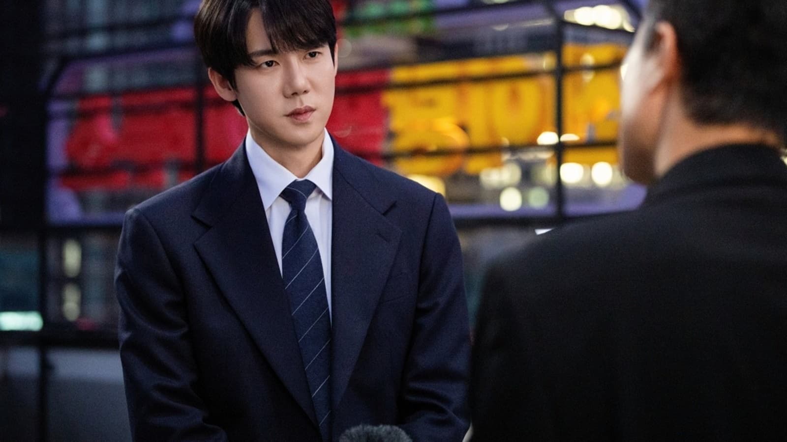 Yoo Yeon-seok Menari Love Dive IVE dengan Sempurna dalam Adegan K-Drama Paling Tak Terduga