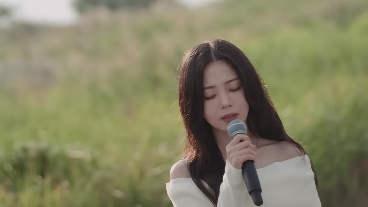 HYNN Pandu Acara Musik Web Bulanan '월간다음' — Hanya Suara yang Menentukan