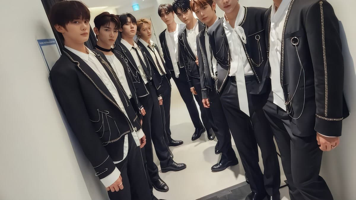 ZEROBASEONE Kenakan Hanbok untuk Adegan Pengejaran Era Joseon — ZBTVing Hadirkan Episode Paling Epik