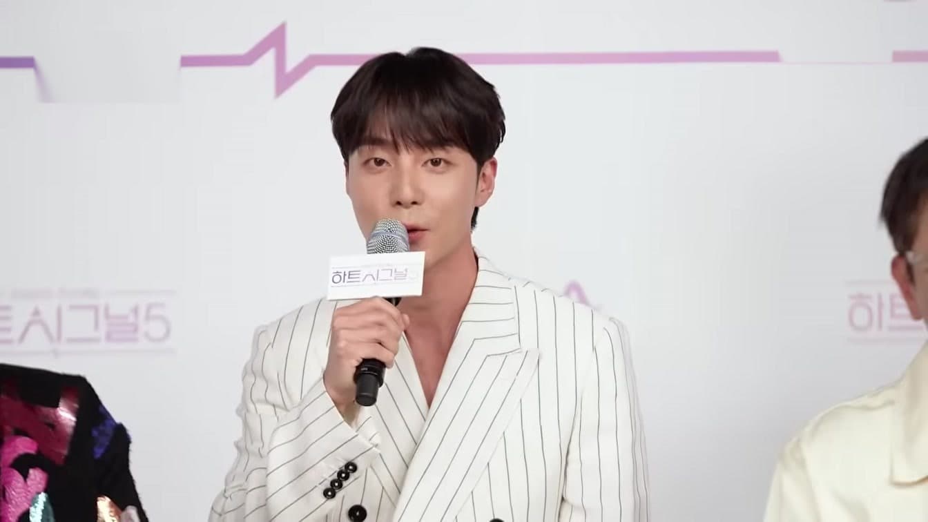 Roy Kim Salah Menebak Semua Pasangan di 'Heart Signal 5'
