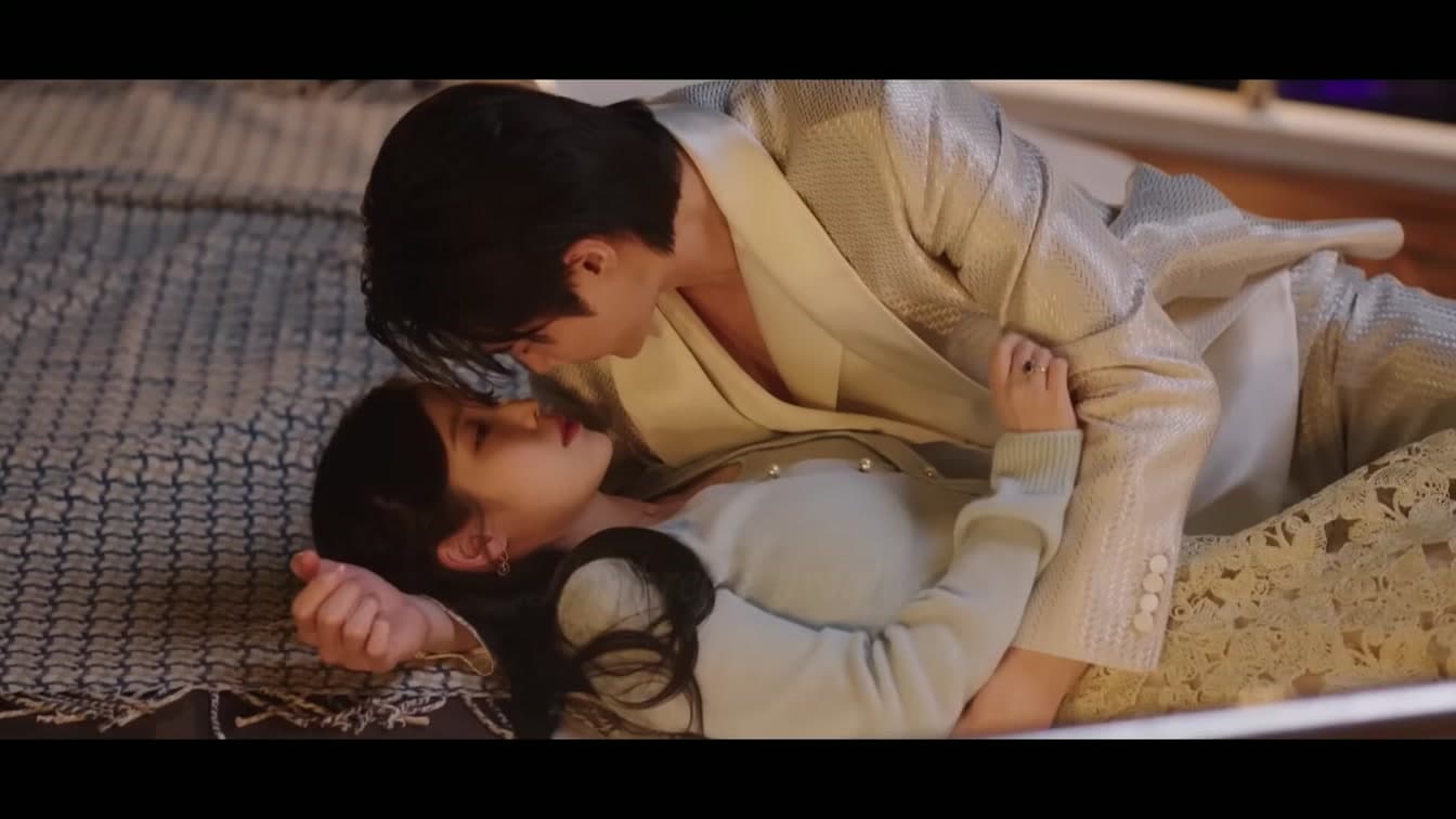 IU Ungkap Gaya Berpacaran di Show Yoo In-na, Sahabat Langsung Beri Peringatan