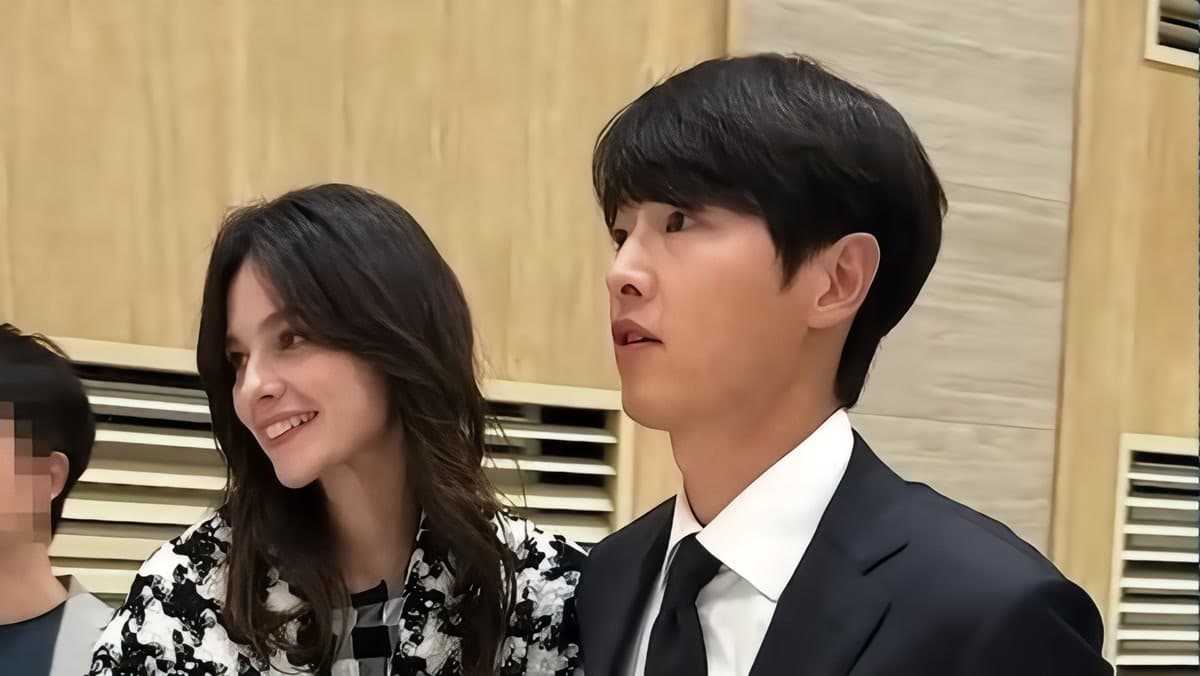 Song Joong-ki dan Istri Bela Seni Inklusif
