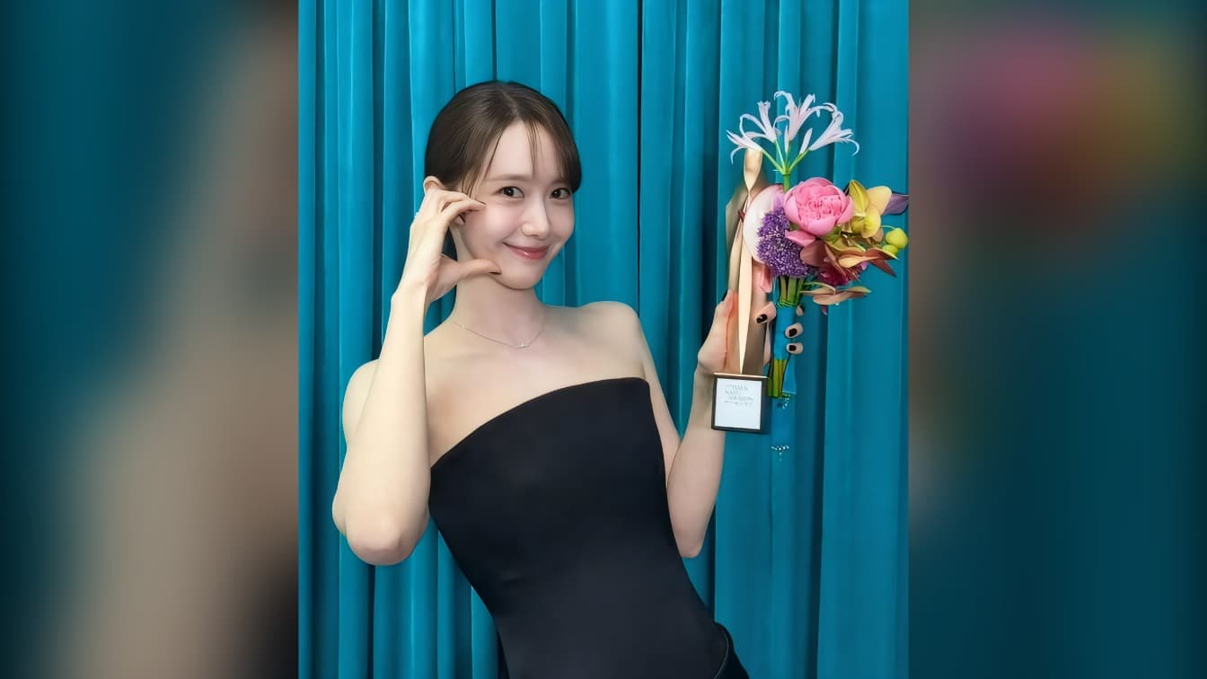 Yoona dan Suzy Tampil dengan Gaun yang Sama di Baeksang Arts Awards