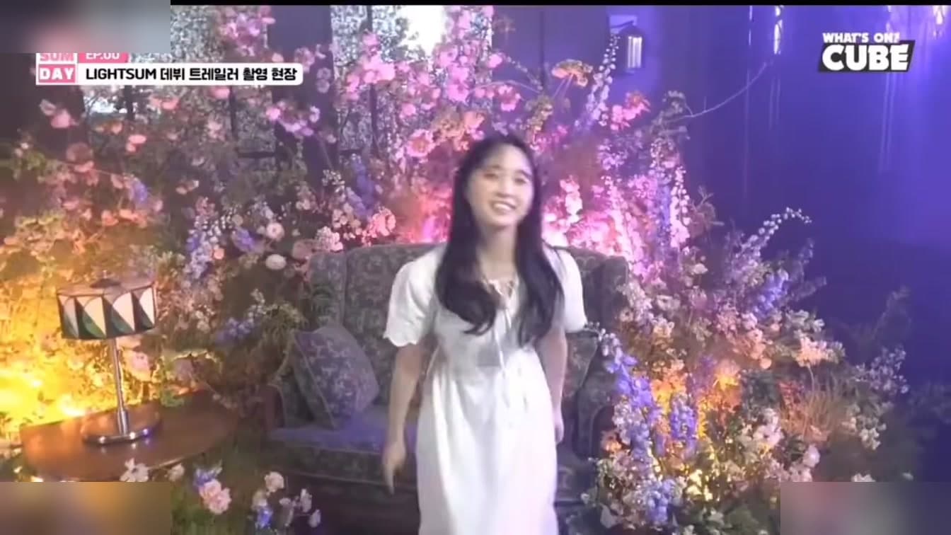 LIGHTSUM Nayoung Meng-cover Mega Hit Global YOASOBI di Bawah Langit Malam Seoul