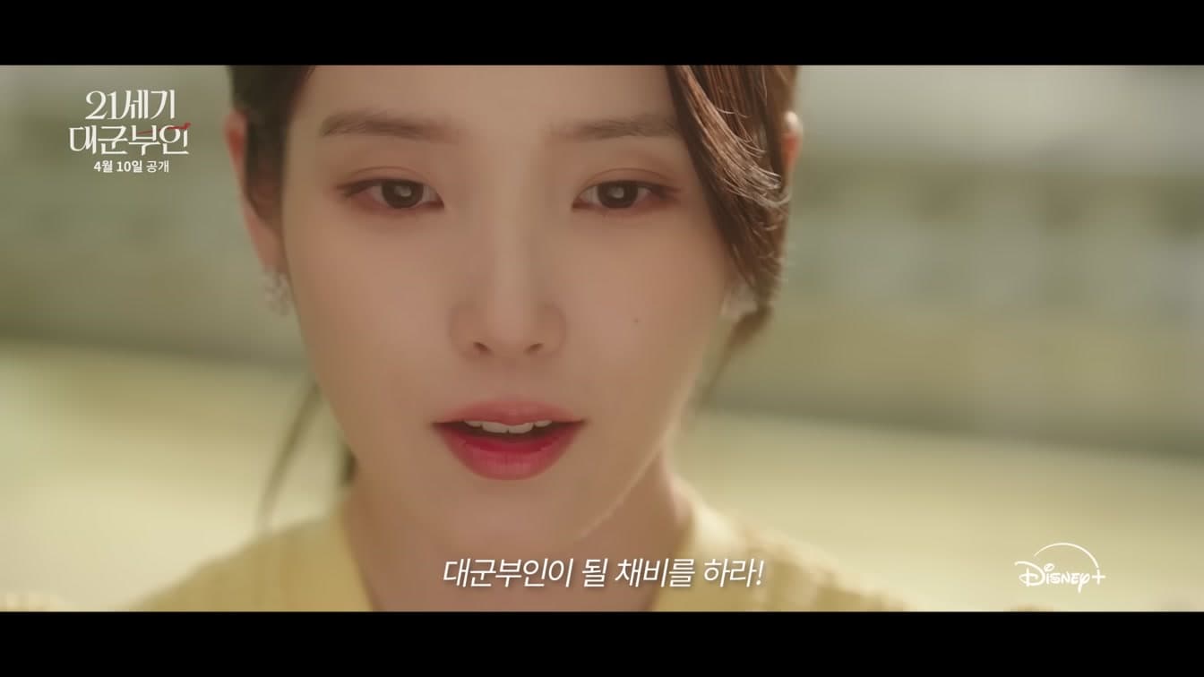 Penggemar Tak Bisa Berhenti Menangis Melihat IU Nekat Terjun ke Kobaran Api di Perfect Crown Episode 11