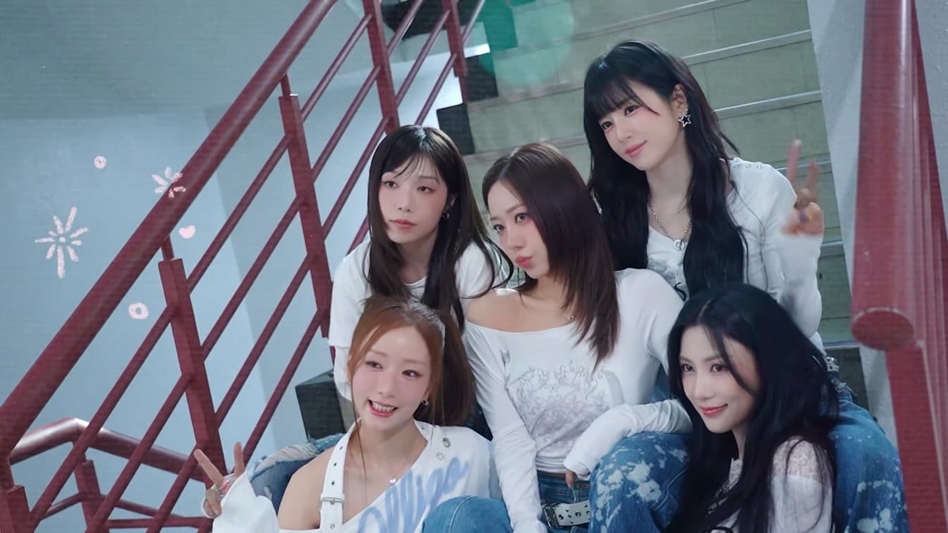 Apink Rilis Fan Song '15th Season' di Ulang Tahun ke-15, PANDA Tak Kuasa Menahan Haru
